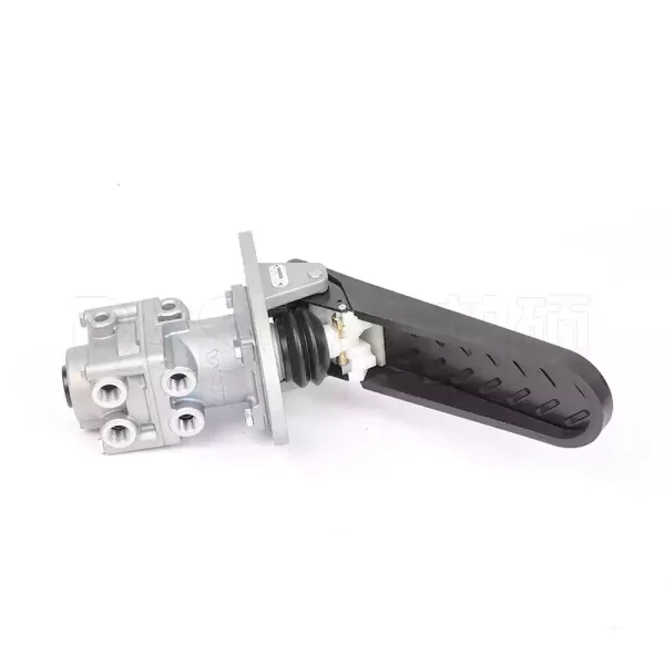 4613170230 Original Quality Sinotruck Truck Brake Valve Systems Pump Master Cylinder Sinotruk HOWO 371 Spare Parts - Image 4